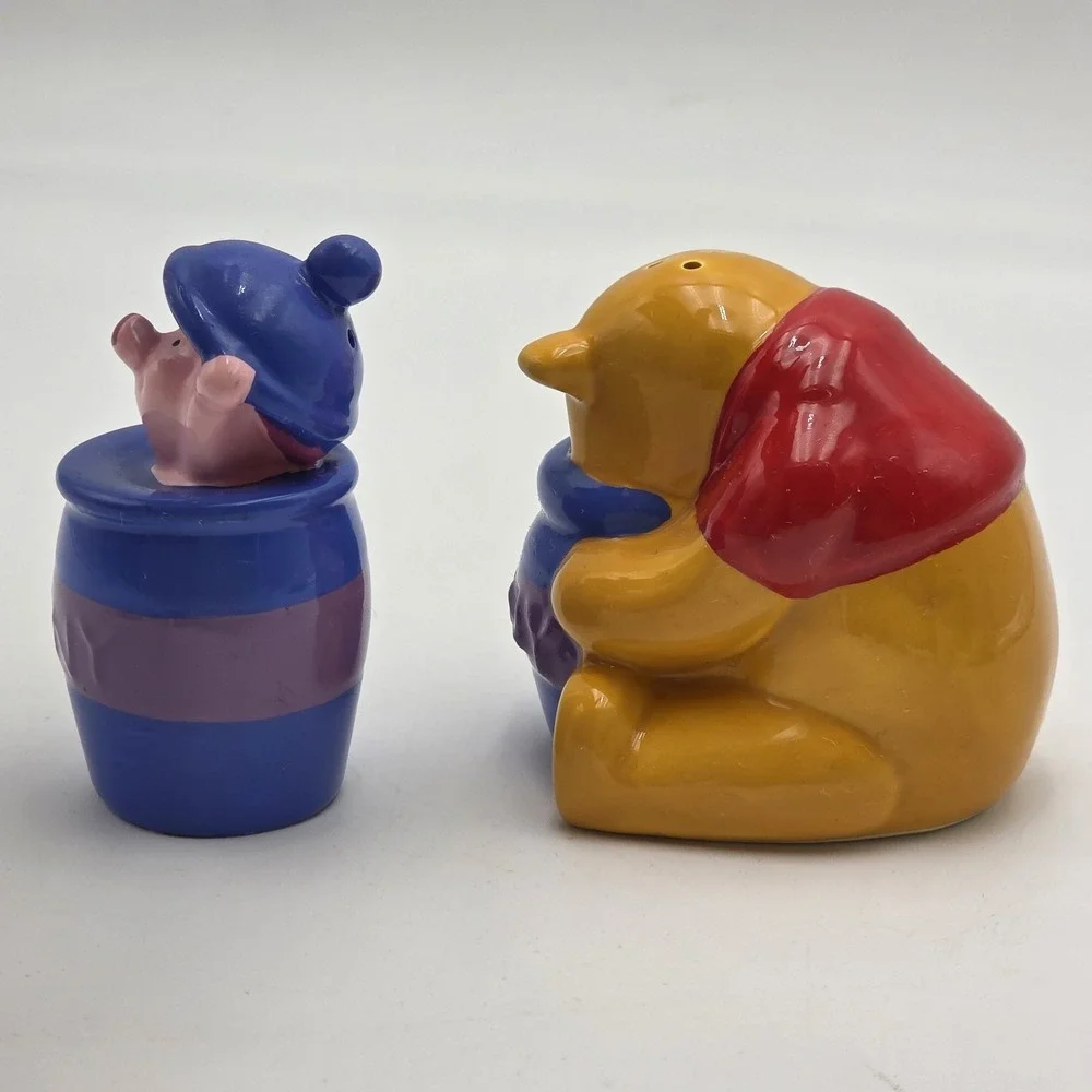 Disney Winnie the‎ Pooh & Piglet Salt and Pepper Shakers READ